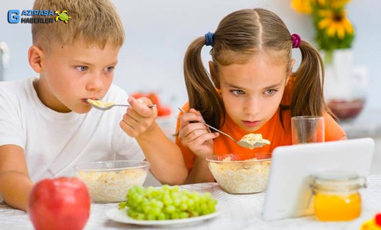 Küçük Çocuklara Televizyon Karşısında Yemek Yedirilirmi